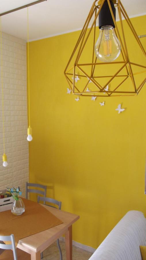 Yellow House Cir 12040 Cassano Magnago Exterior foto