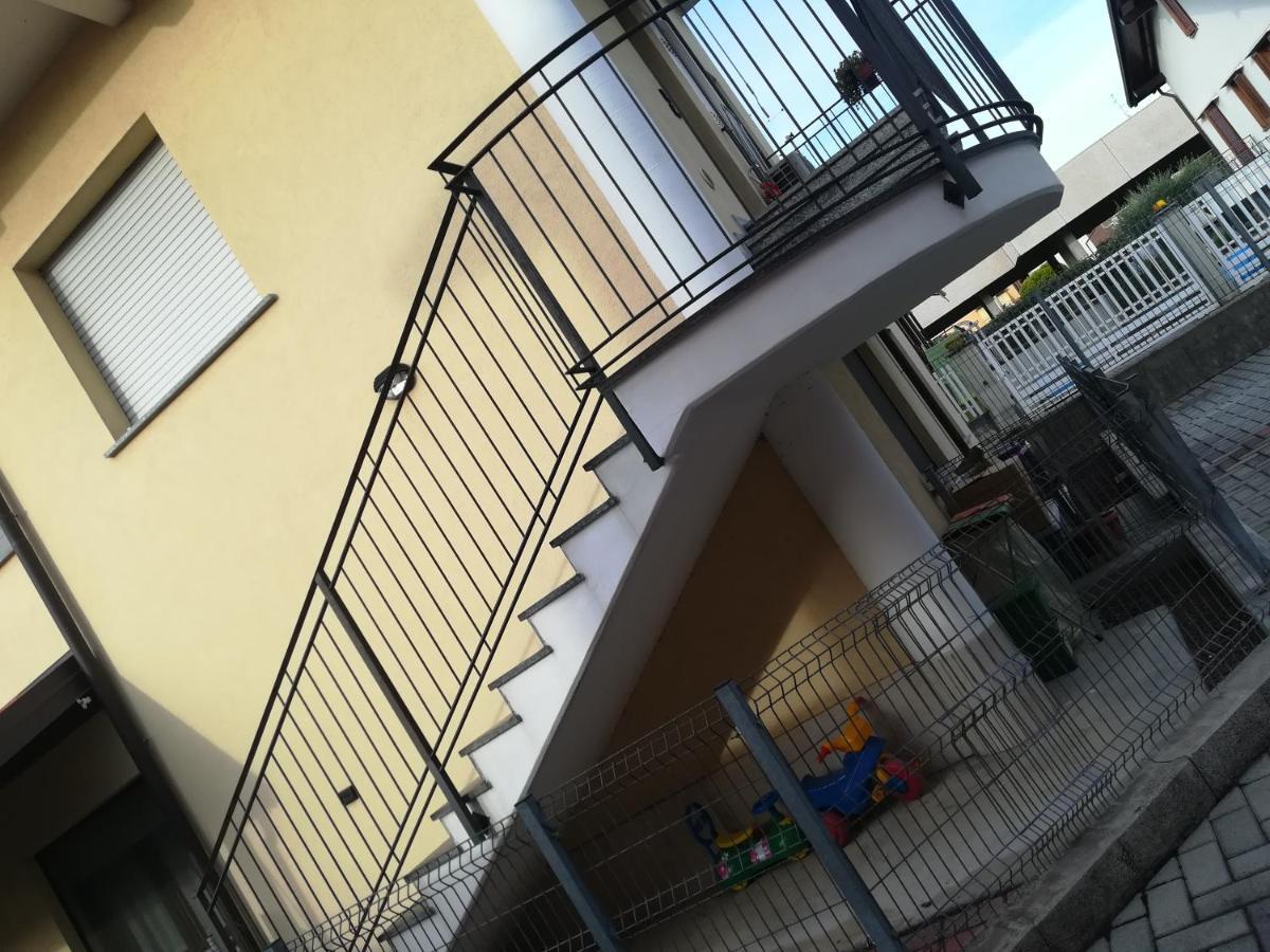 Yellow House Cir 12040 Cassano Magnago Exterior foto